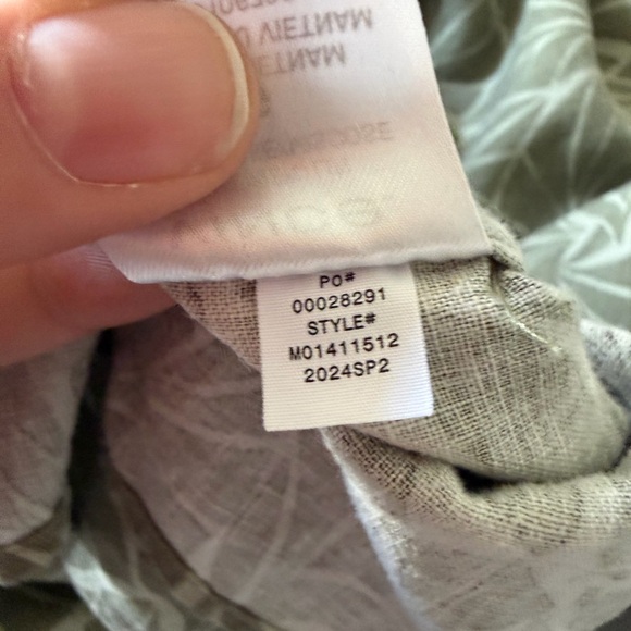 Vince. Men’s Dried Cactus Green Knotted Leaves Short Sleeve Button Up Shirt - Picture 12 of 14